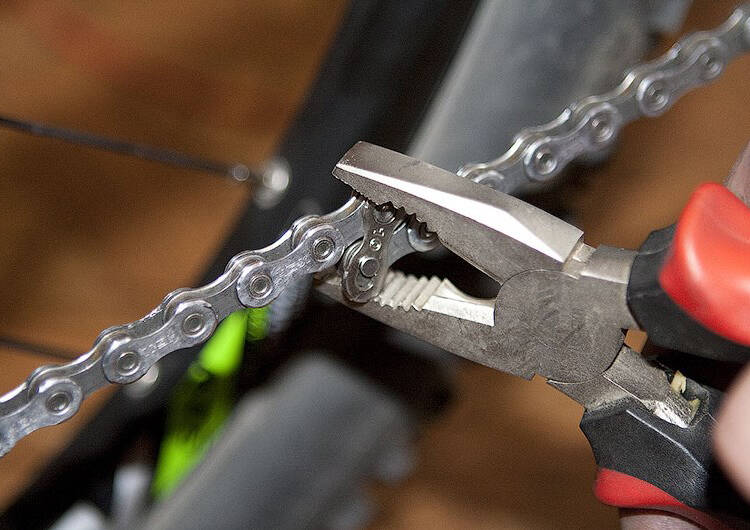 Как снять велосипедную цепь