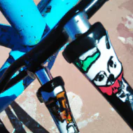 Який вигляд мають стерті колодки на велосипеді