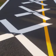 Кросівки для бігу на біговій доріжці у фітнесі