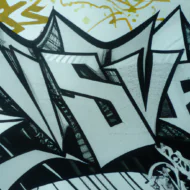 Які матеріали використовуються для виготовлення тактичних розвантажувальних жилетів?