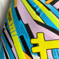 Які матеріали використовують у виробництві кросівок Adidas, і які з них найбільш підходять для різних умов?