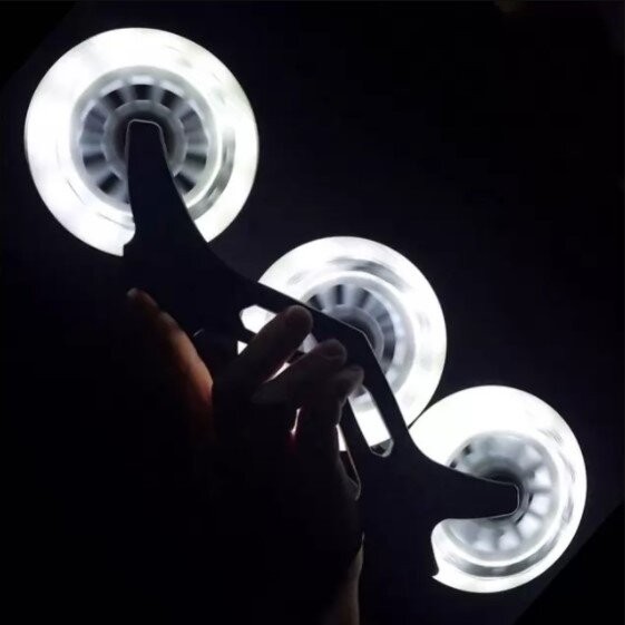 Светящиеся колеса для роликов Flying Eagle Lazerwheelz Sparkle 110 mm (3 шт.)