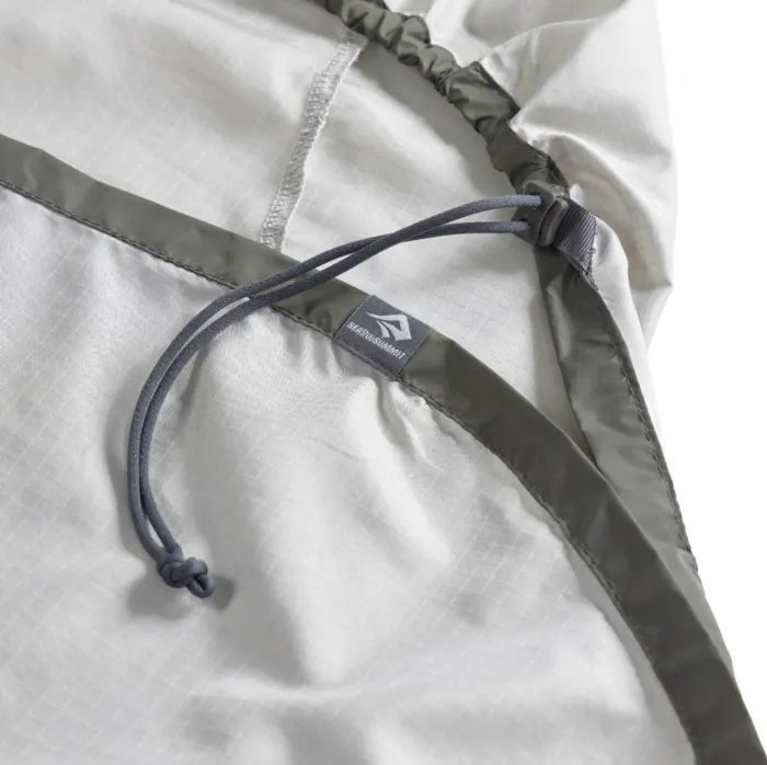 Вкладываешь в спальник Sea to Summit Silk Blend Sleeping Bag Liner Mummy S, Moonstruck Grey