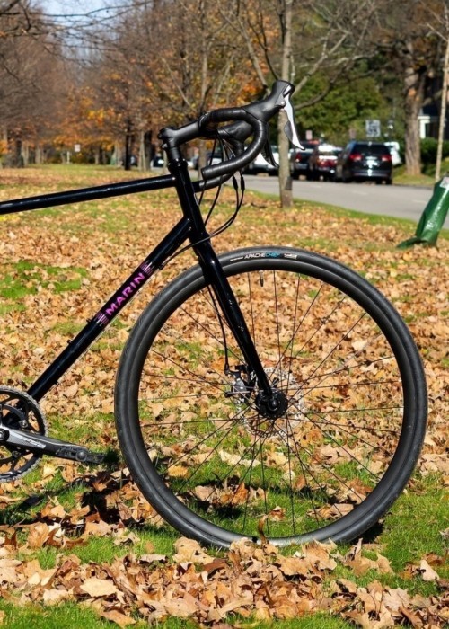 Велосипед 28" Marin NICASIO 2024 Gloss Black/Pink, укр, укр