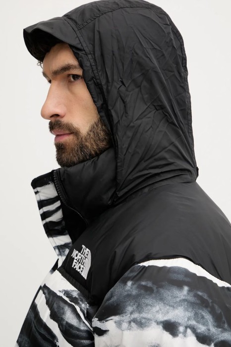 Зимняя куртка для туризма THE NORTH FACE ( NF0A8D16 ) M 1996 RETRO NUPTSE JACKET - PRINT 2026