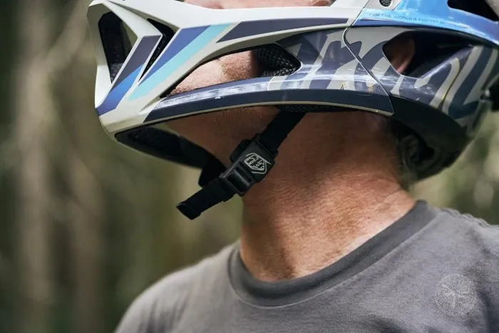 Вело шолом TLD STAGE HELMET; DRONE [PUMICE] XS/S