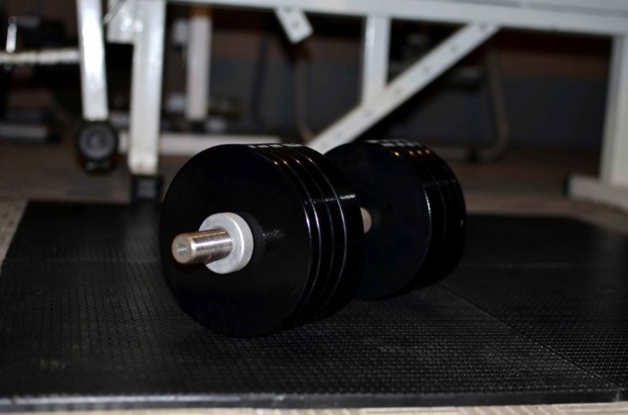 Коврик резиновый 500х500х10 под штангу или гантели. Напольное покрытие