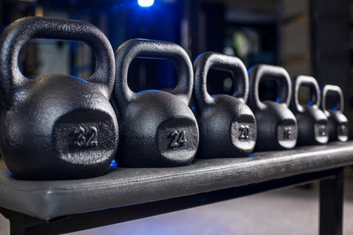 Спортивна чавунна гиря RN-SPORT на 32 кг, чорна