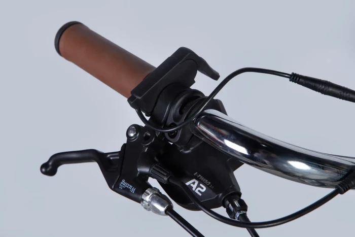 Велосипед уцененный с электроприводом 28