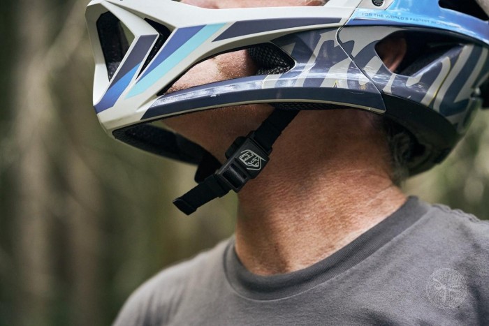 Велосипедный шлем TLD STAGE HELMET; DRONE [PUMICE] XL/XXL