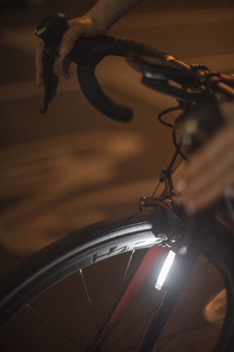 Мигалка задня Knog Plus Rear 20 Lumens Translucent