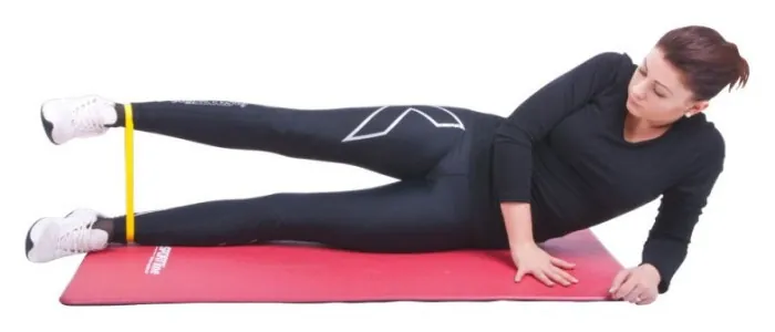 Лента-эспандер для упражнений inSPORTline Hangy Light 27,5 см желтая