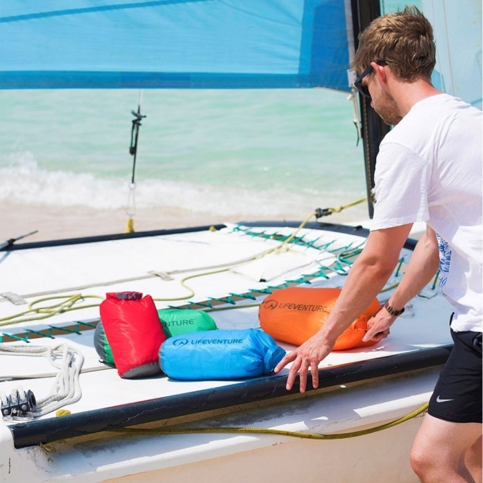 Чехол Lifeventure Ultralight Dry Bag red 2