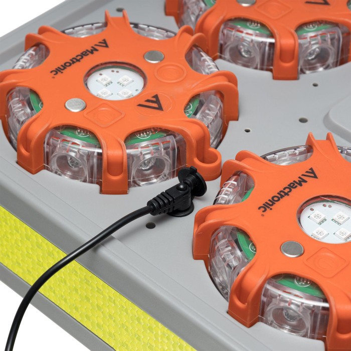 Комплект профессиональных фонарей Mactronic X-Flare (30 Lm) Red/Blue/Amber Recharg 12/220V (PSD0112)