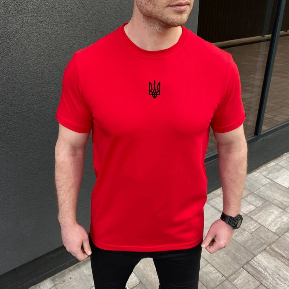 Футболка чоловіча однотонна червона Pobedov Peremoga - наклейка Герб 4см чорна, укр, укр