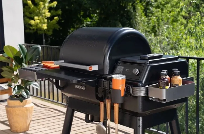 Пелетний гриль Traeger Ironwood, чорний TFB61RLGI