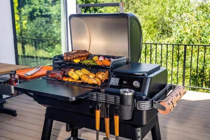 Пелетний гриль Traeger Ironwood, чорний TFB61RLGI