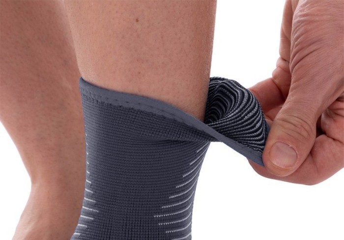 Бандаж на голеностоп EasyFit фиксатор эластичный размер L-XL