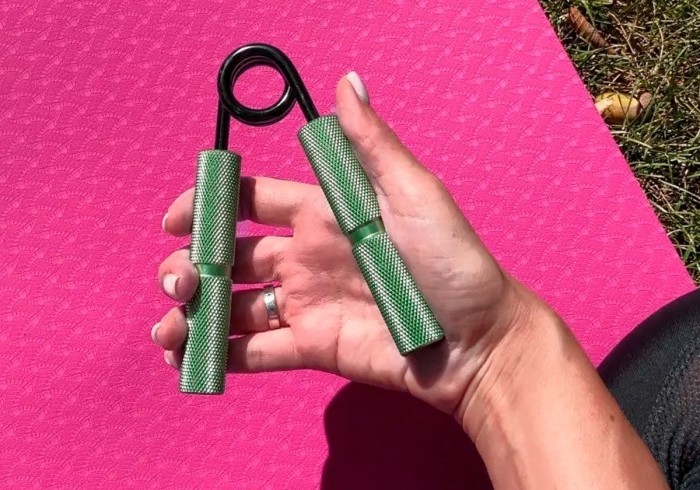 Кистевой эспандер EasyFit Hand Grip PRO 91 кг зеленый (200 lb)