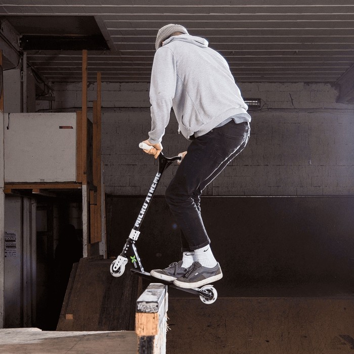 Самокат MICRO серії "Trixx & Ramp" - ЧОРНИЙ (до 100 kg, 2-х колісний, алюміній), укр, укр