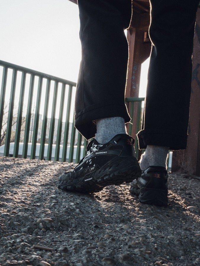 Ботинки трекинговые мужские Garmont 9.81 BOLT M 41.5 (7.5UK) Black (002499)