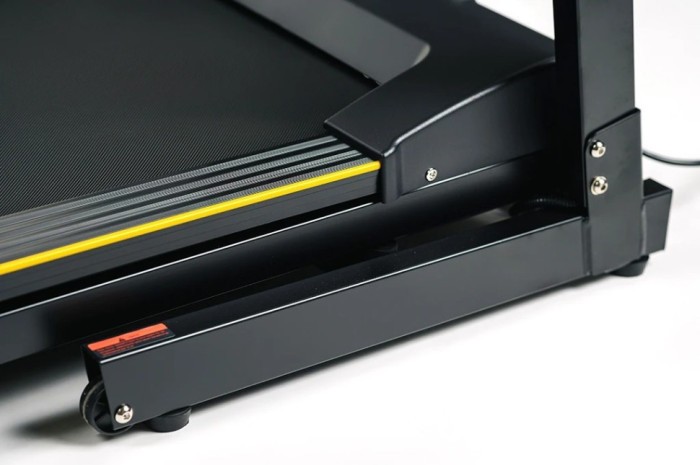 Беговая дорожка BS-8420 COSMICRAY Черный