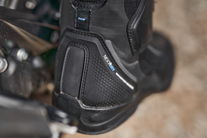 Моточеревики Shima Strato WP