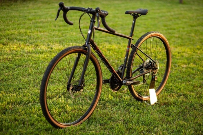 Велосипед 27,5" Marin FOUR CORNERS рама - S 2023 Satin Black/Red