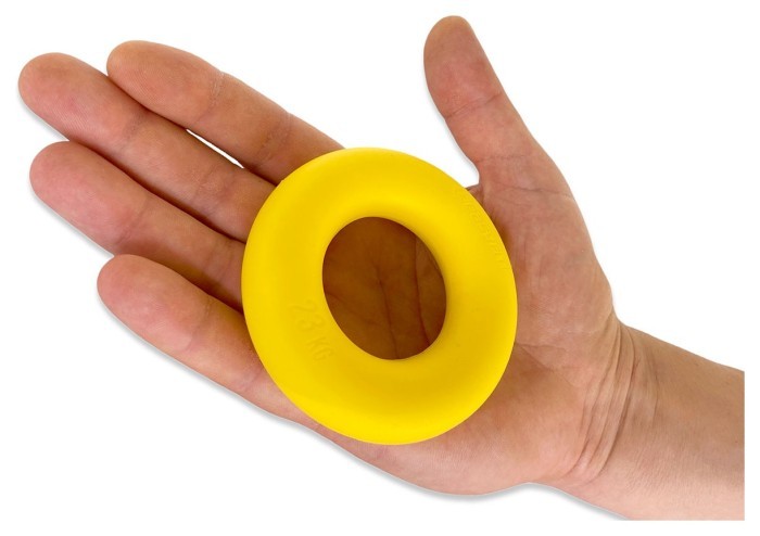 Эспандер кистевое кольцо EasyFit Ring 23 кг желтый
