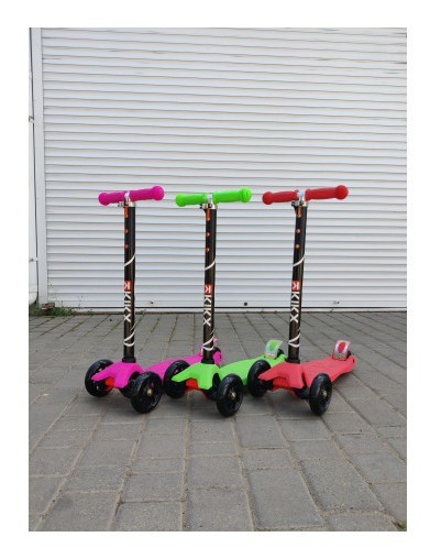 Детский трехколесный самокат Scooter Maxi 02