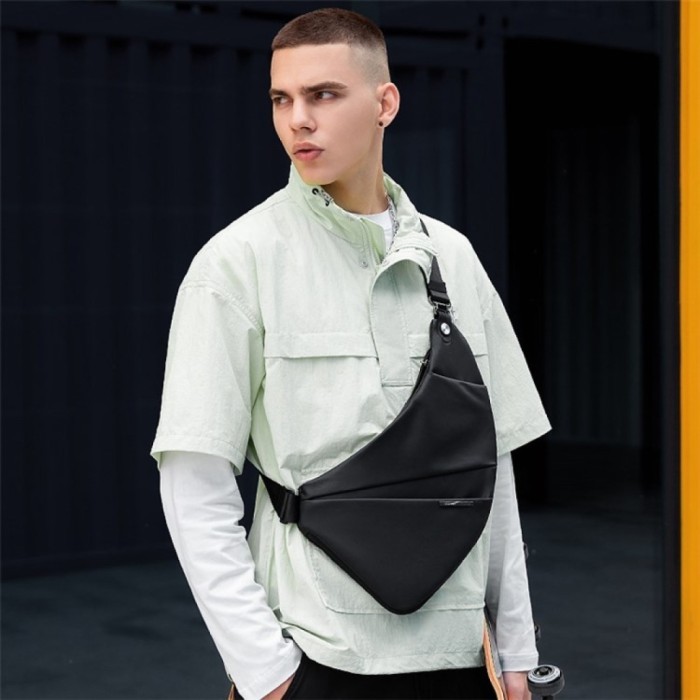 Сумка на плечо Mark Ryden Halfmoon MR2206 Black