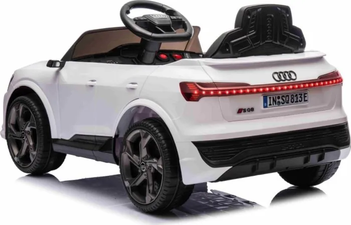 Дитяча акумуляторна машинка Audi SQ8 Біла
