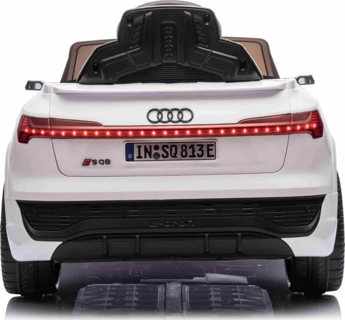 Дитяча акумуляторна машинка Audi SQ8 Біла
