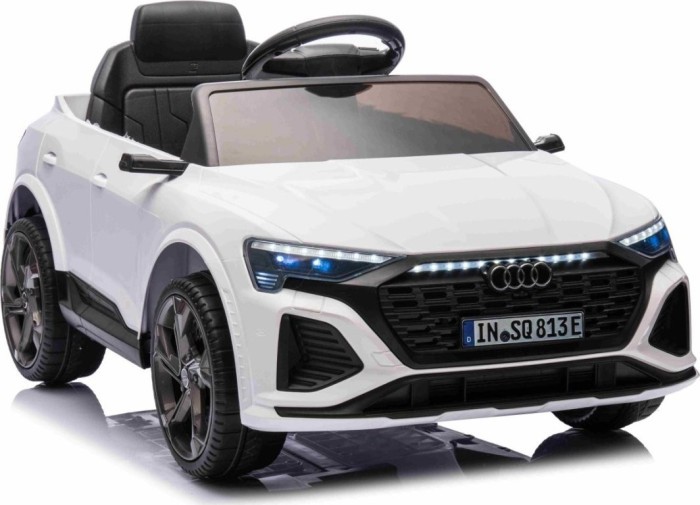 Дитяча акумуляторна машинка Audi SQ8 Біла