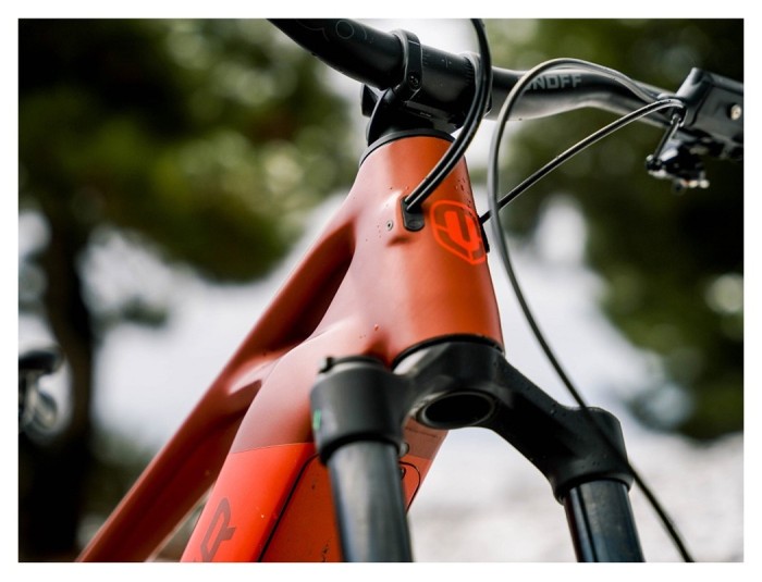 Электровелосипед MONDRAKER SCREE S 29'' 150mm, 800Wh Bosch CX, Flame Red, M/L