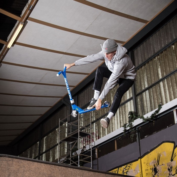 Самокат MICRO серії "Trixx & Ramp" - СИНІЙ (до 100 kg, 2-х колісний, алюміній)