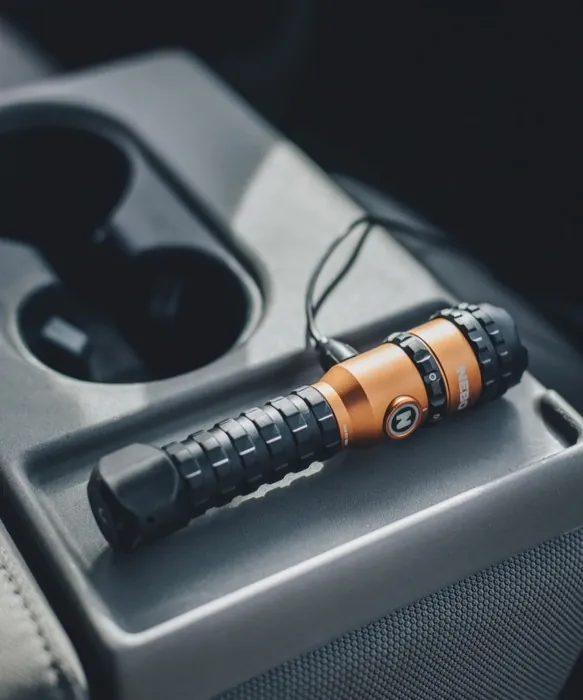 Фонарь ручной Nebo Master Series FL 750