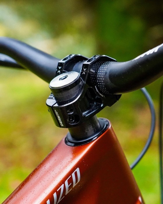 Виніс керма DMR Defy35  (Black) під кермо 31,8 мм, укр, укр