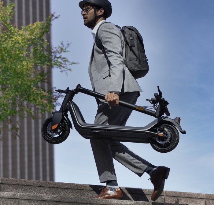 Електросамокат NIU KQi3 MAX Space Gray 9,5", 450(900)W, 13Ah, 65km, 25km/h, 25%, App, 21 kg