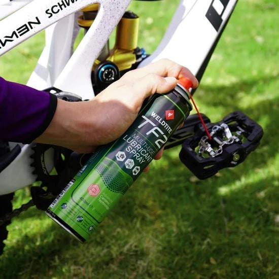 Спрей многоцелевой Weldtite 03015 MULTI-USE LUBRICANT SPRAY с BN-керамикой, 400мл