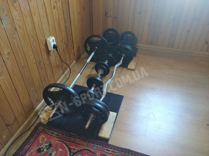 Крамниця 090 + Стійки зі страхувальними упорами UM 0150 + 125 кг дисків + 4 грифи RN-Sport, укр, укр