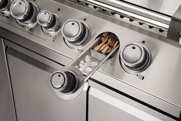 Газовый гриль Napoleon Prestige PRO 825 RSBI с боковой горелкой Sizzle Zone и вертилем (69532) нерж сталь PRO825RSBIPSS-3-RC