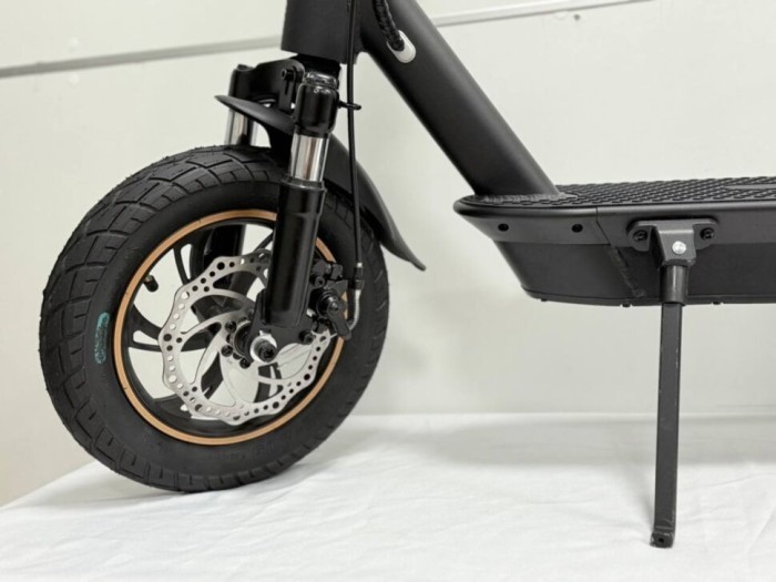 Електросамокат Maraton A3C чорний