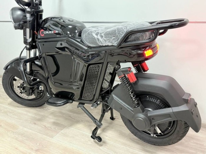 Електросамокат Maraton Cruizer A3C Pro чорний, укр, укр