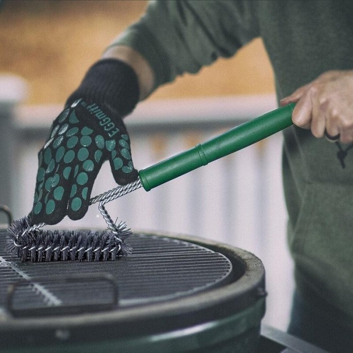 Щетка для гриля с длинной ручкой Big Green Egg 127310