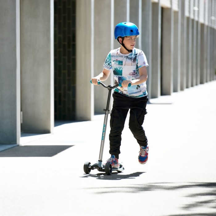 Самокат MICRO серии "Maxi PRO Deluxe" - СЕРЫЙ И АКВА (до 50 кг, 3-х колесный)