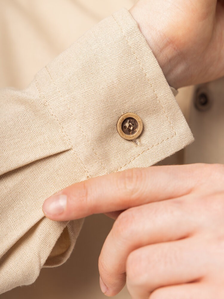 Темно-бежевая льняная рубашка для мужчин с длинным рукавом Pobedov Founder