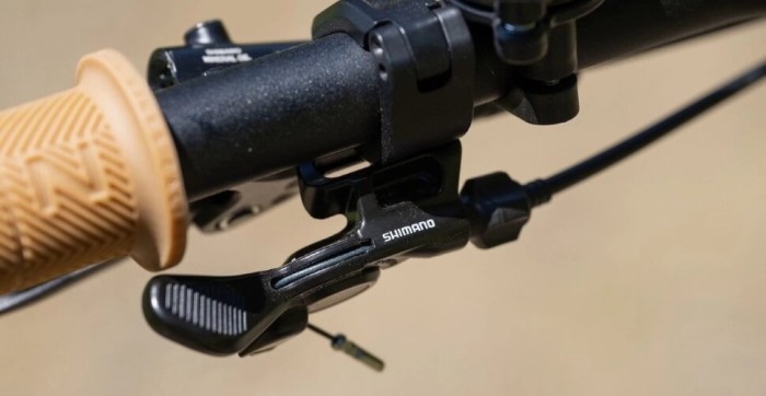 Велосипед 27,5" Marin Larkspur 2 рама - M 2024 Gloss Black/Holograph