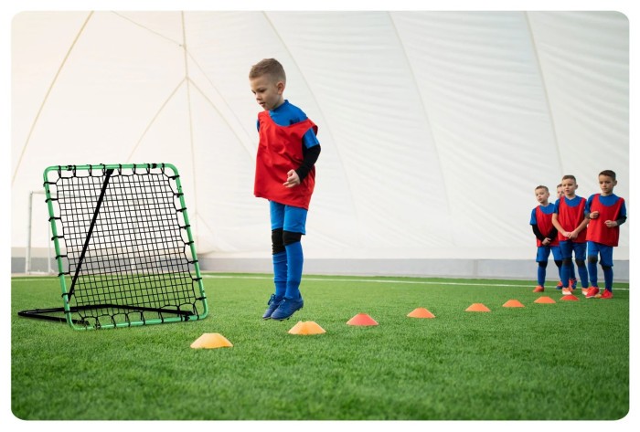 Сітка тренувальна для футболу Neo-Sport Rebounder 120 x 120 см, чорно-зелена