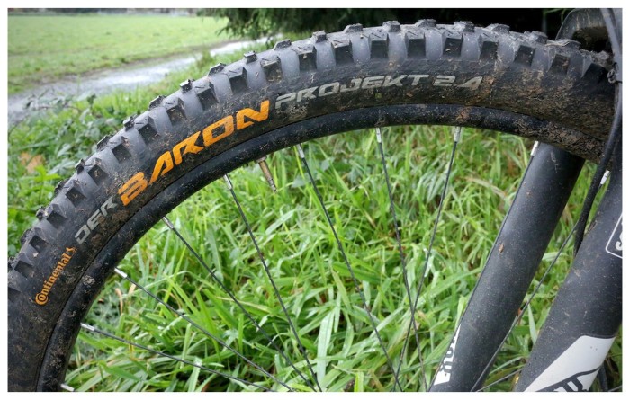Покришка безкамерна Continental Der Baron Projekt 27.5 " x2. 6, чорна, складна, ProTection Apex, Skin